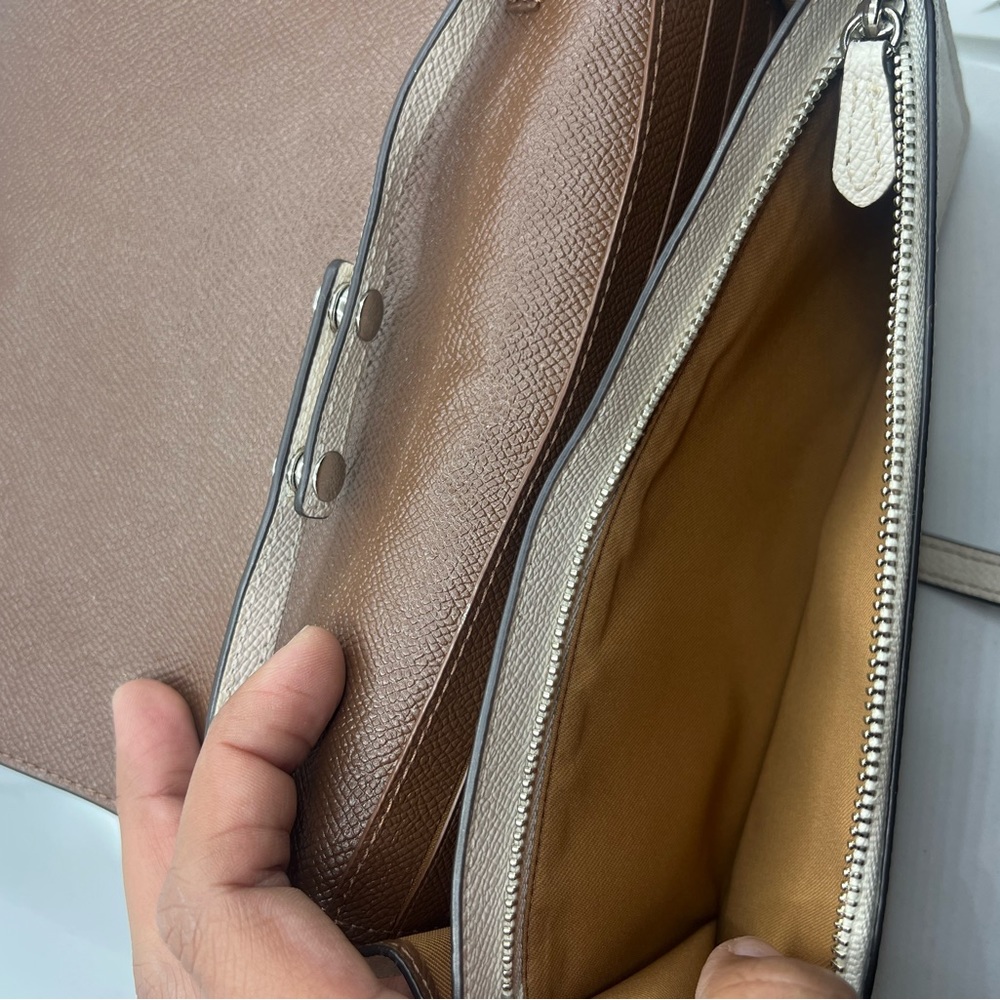 White COACH crossbody bag - Picture 7 of 8
